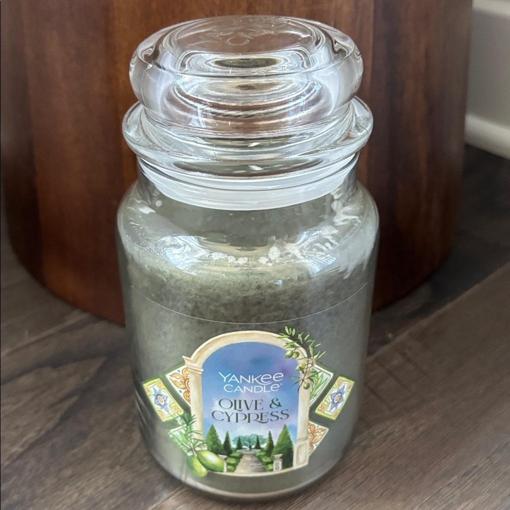 Yankee Candle Olive & Cypress,fresh,clean,Tuscany Forest, Rosemary, Fennel,Amber
